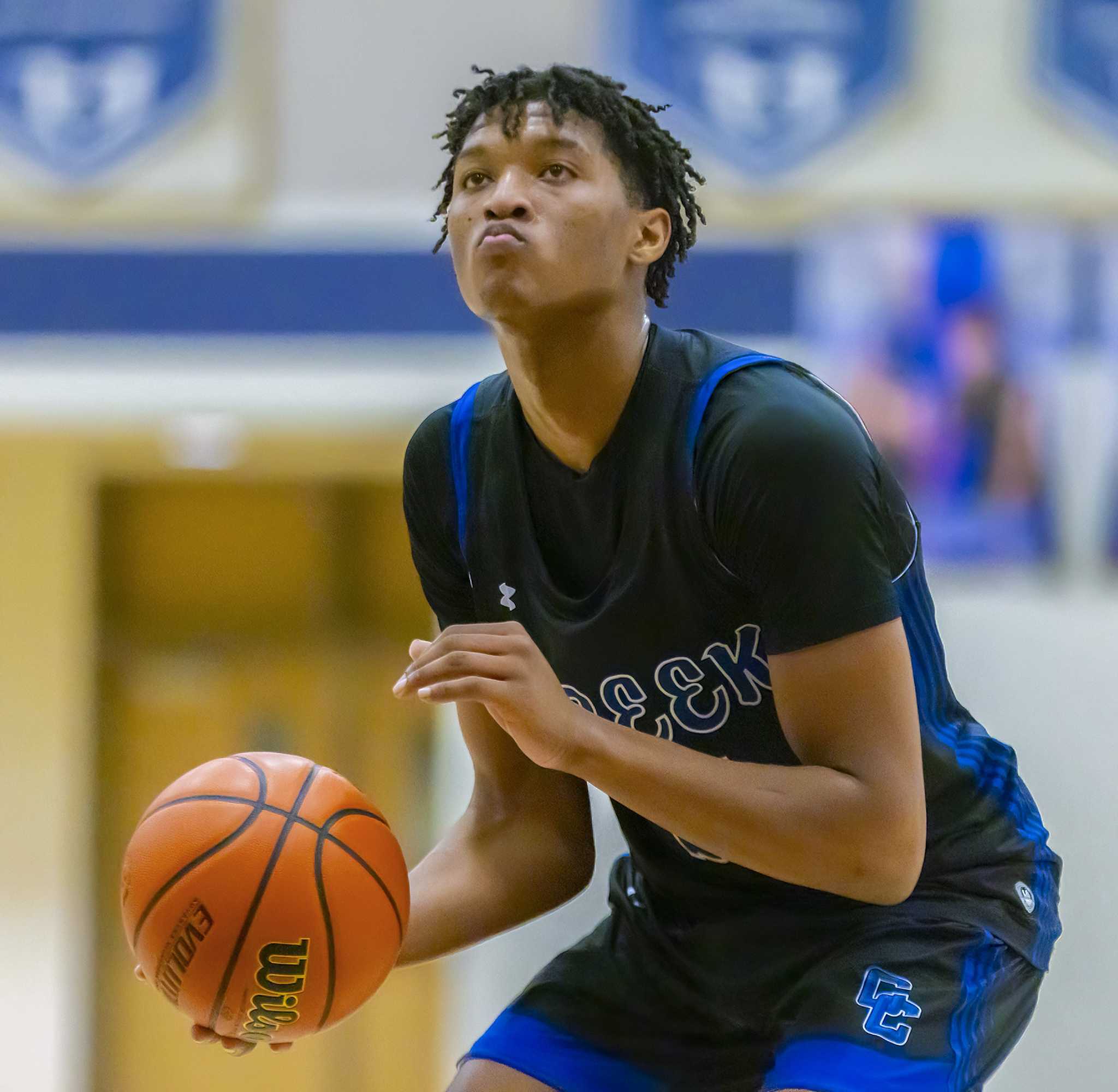 8 Austin-area boys basketball teams and 14 players who have impressed
