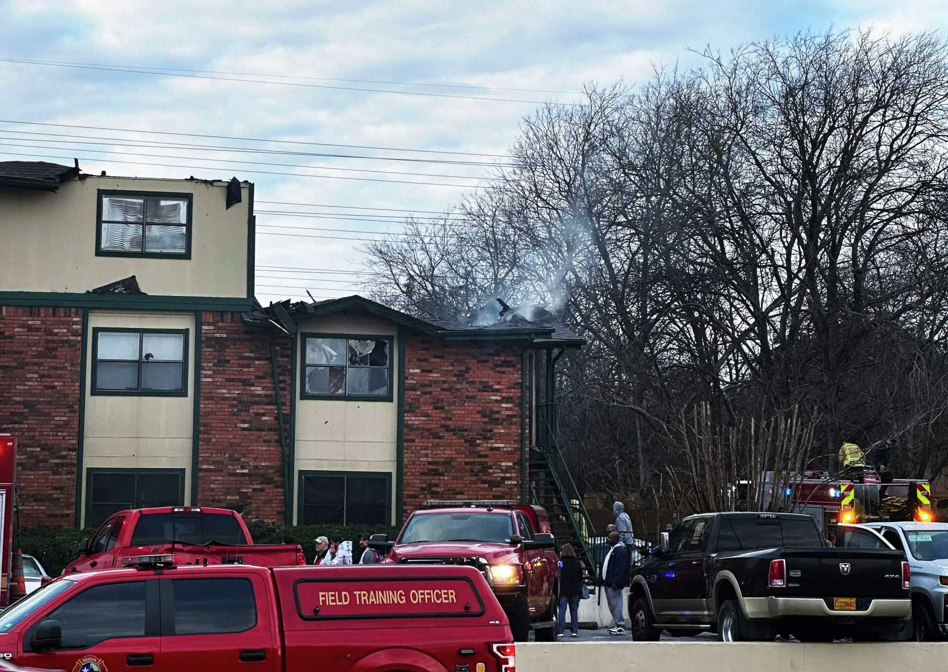 Residents displaced after 3-alarm fire at South Austin apartments