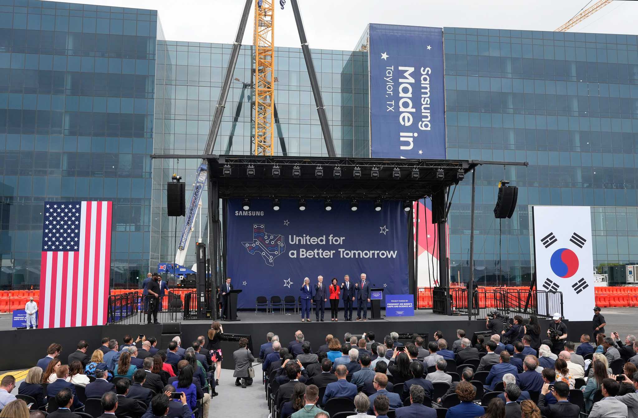 Samsung turns to Texas fab as chip business falls 94%