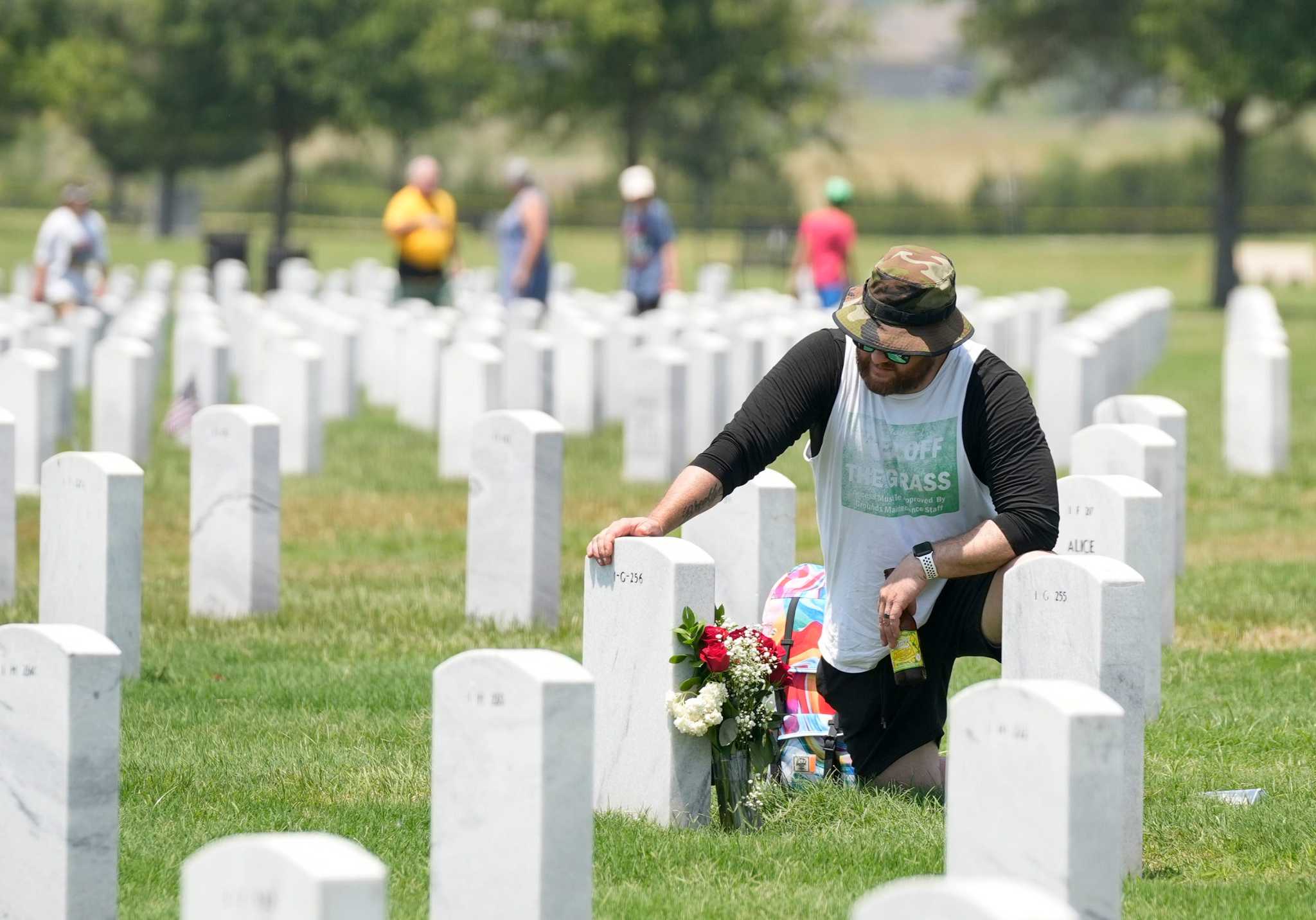 Veterans honored on Memorial Day at Central Texas State Veterans Cemetery