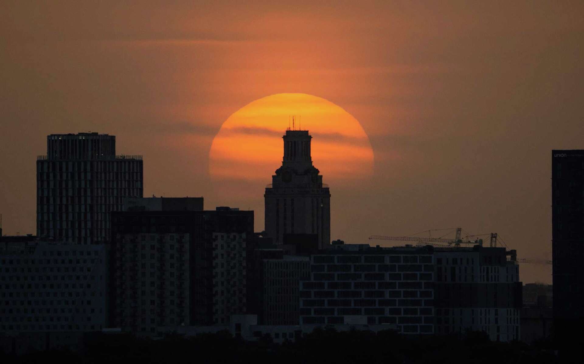 Saharan dust tracker: Hazy skies expected this week in Texas