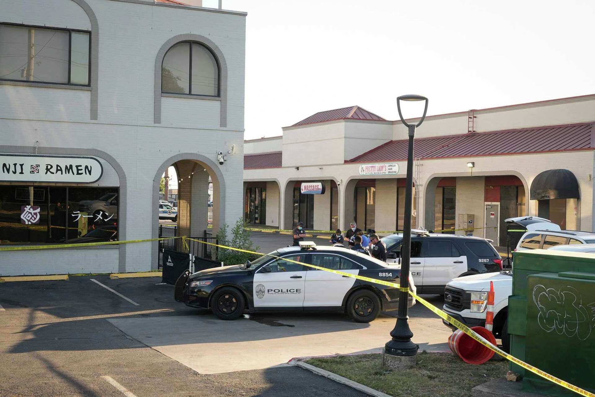 APD investigating 2 separate homicides in Austin in span of 12 hours