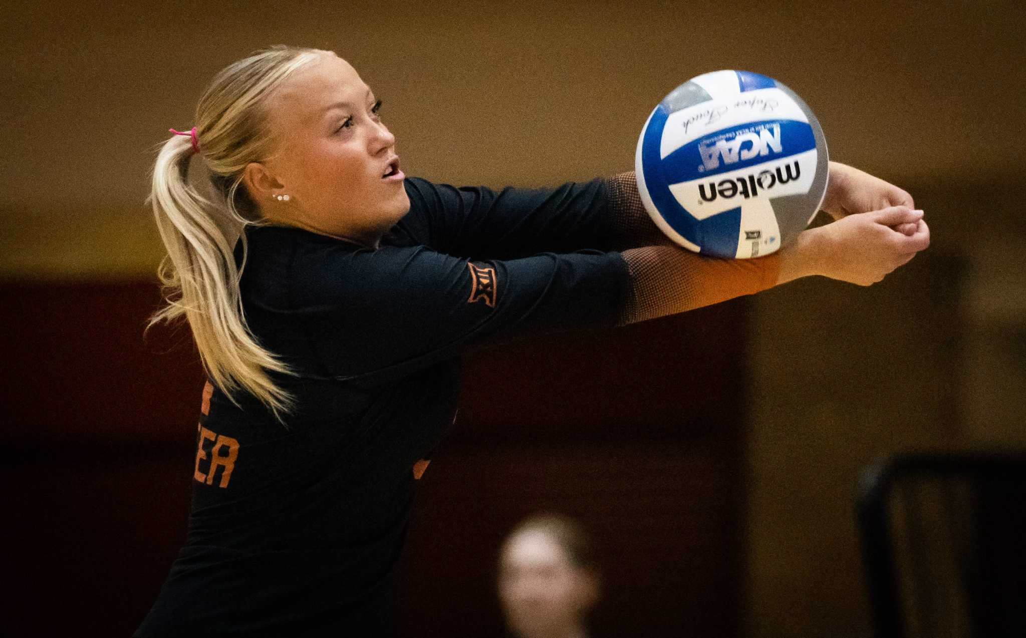 Three things to watch in Texas volleyball’s scrimmage vs Utah