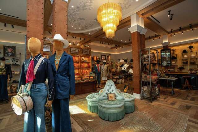 Yellow Rose by Kendra Scott opens its first San Antonio store