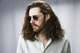 Hozier posa para un retrato detrás del escenario en Austin City Limits Music Festival 2023.