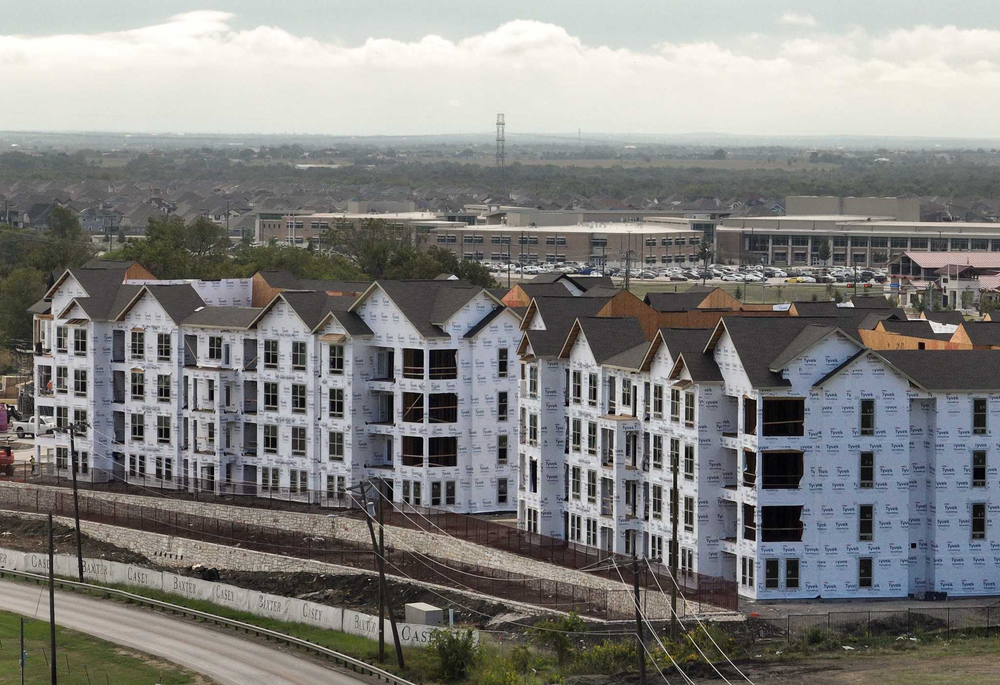 Rents drop in Austin amid slower job growth, surging supply