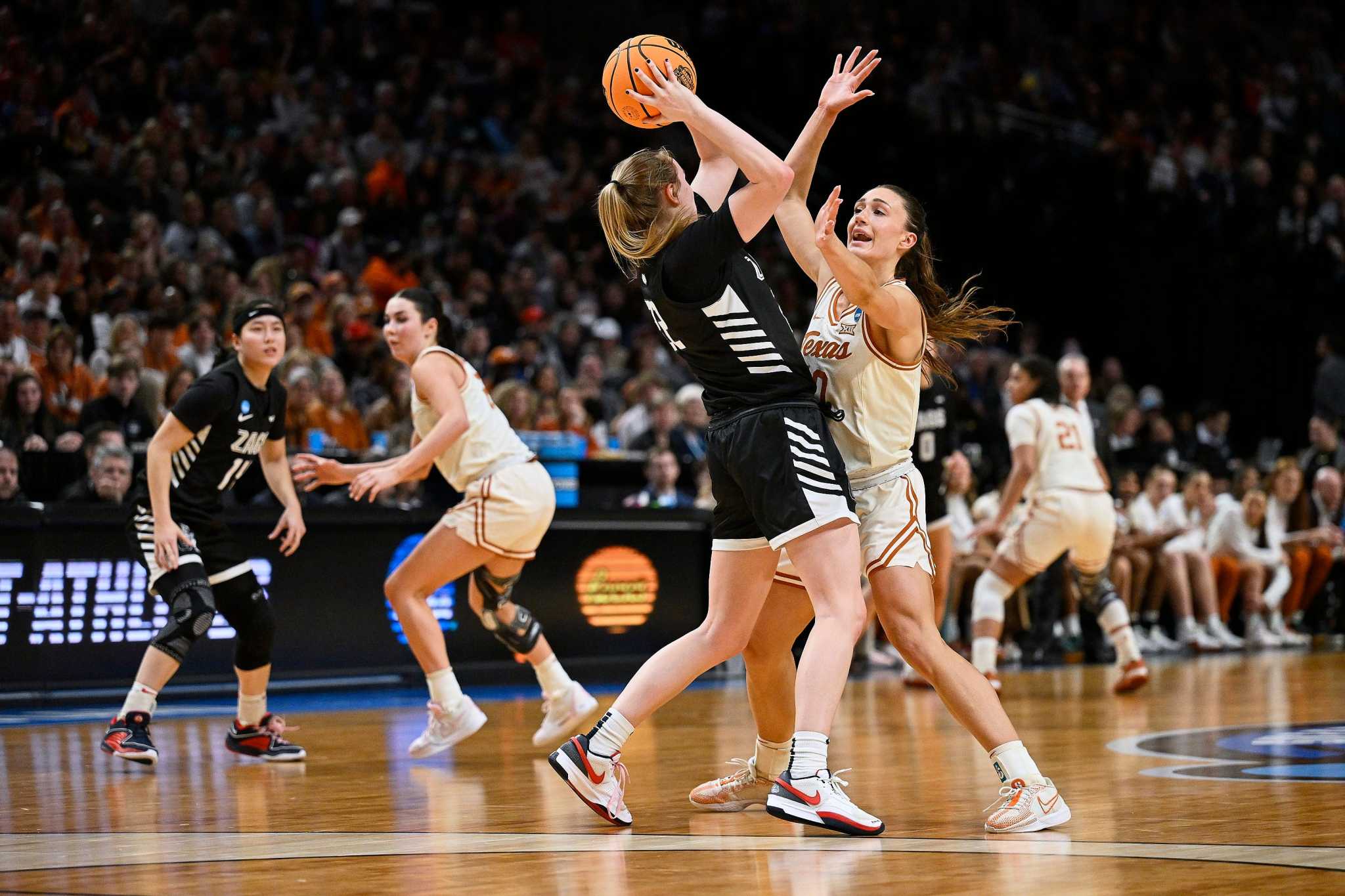 Texas vs Gonzaga live score, NCAA bracket updates: March Madness
