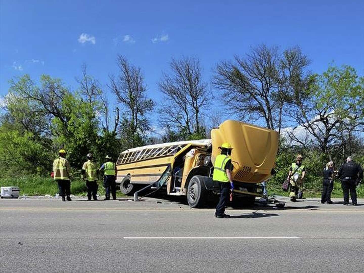 El Cambiapieles – La poesía está en las calles, image size:1440x1080