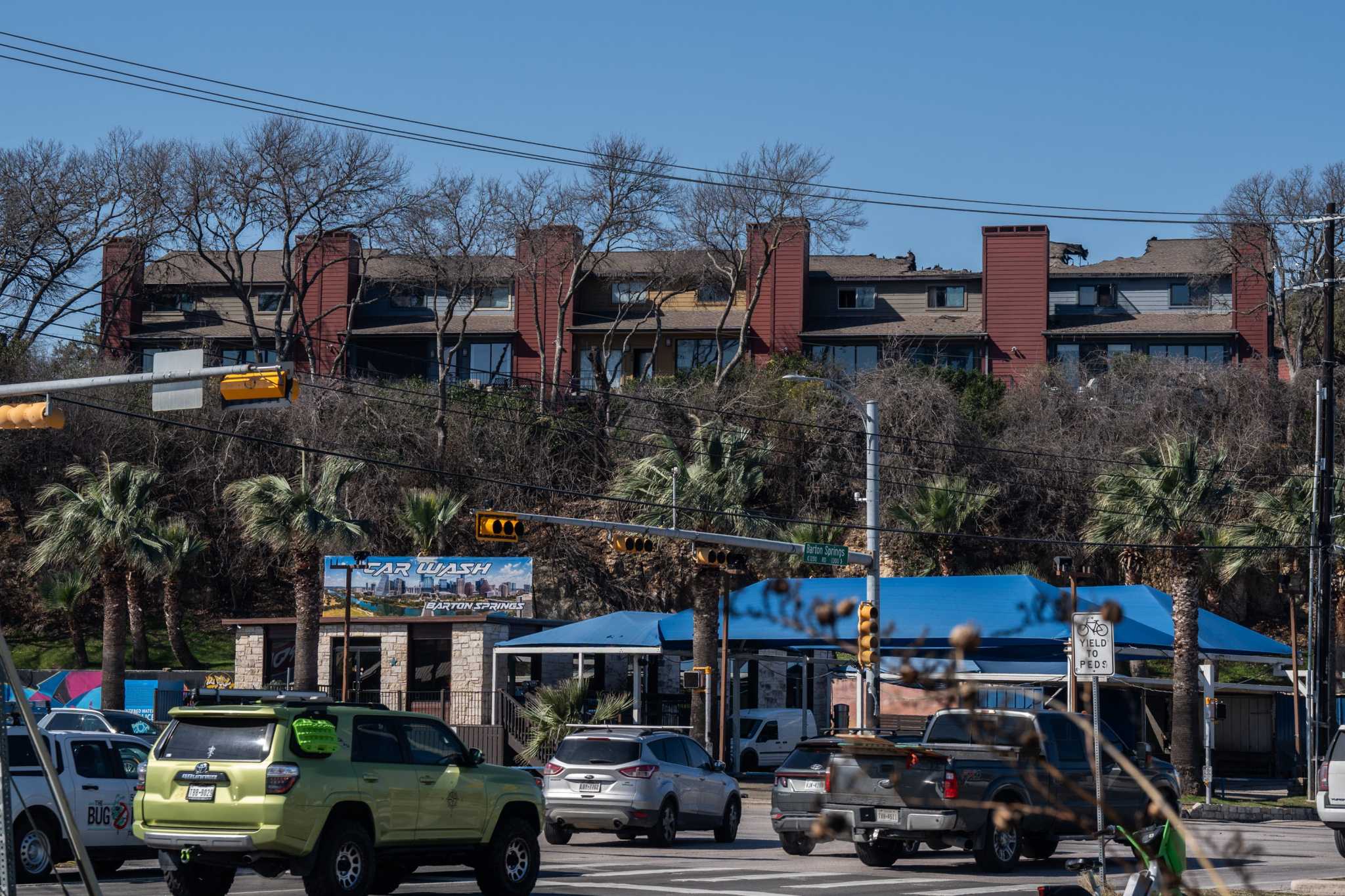 Over a dozen residents displaced by South Austin condo fire