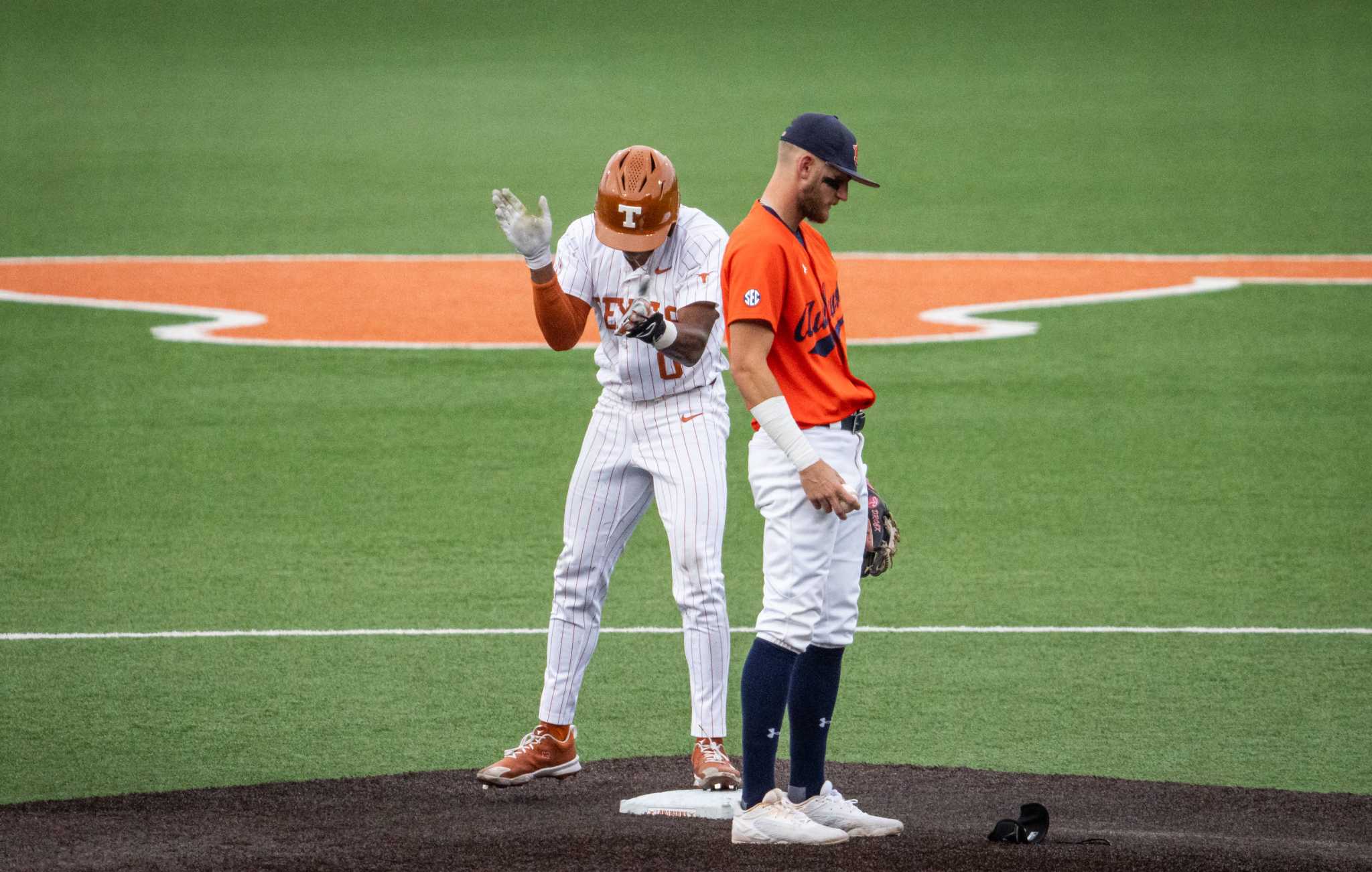Texas vs. Auburn baseball: Live updates, TV info as highly-ranked foes open SEC series