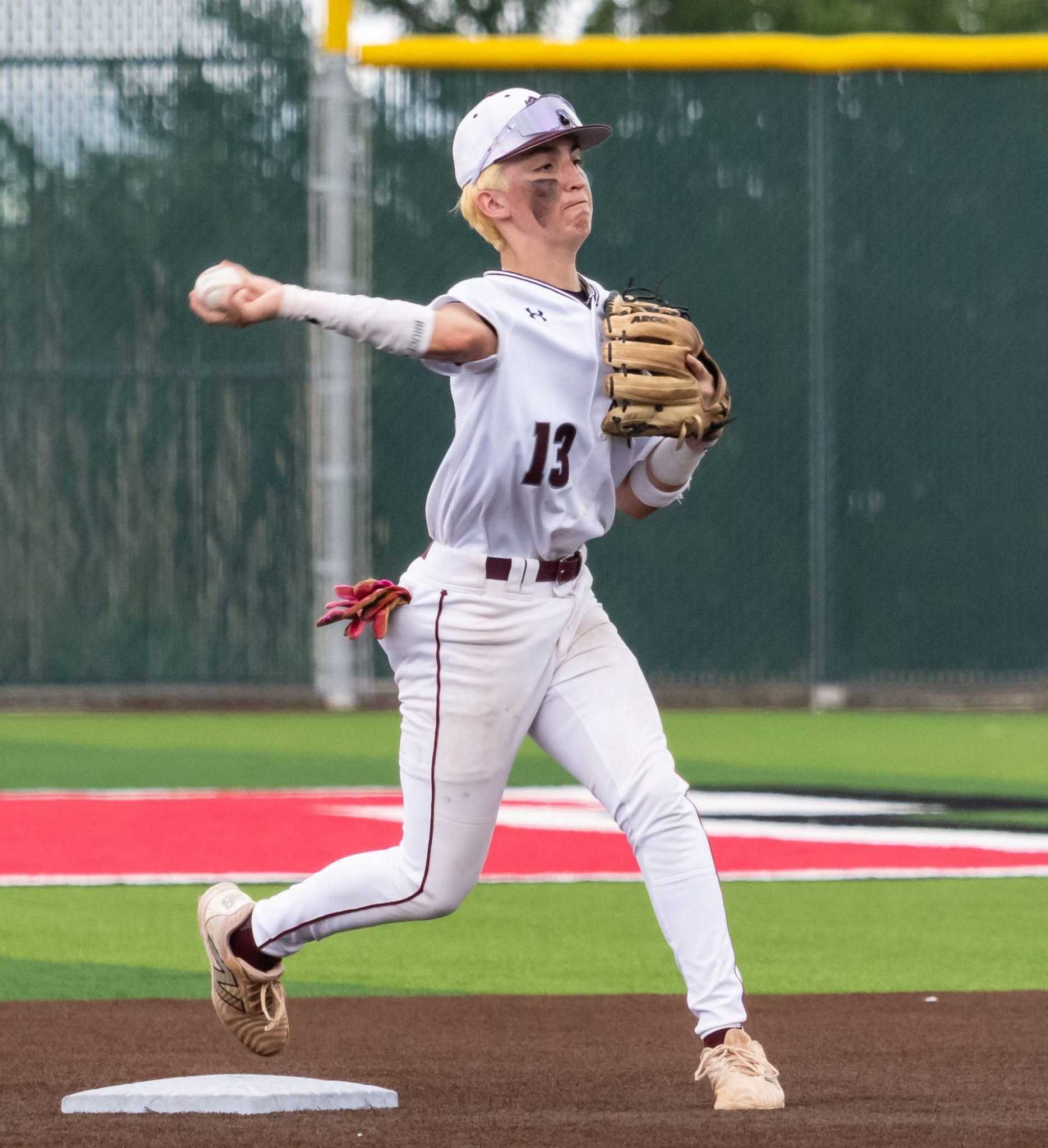 UIL baseball playoffs: Lake Travis, Round Rock sweep into area round