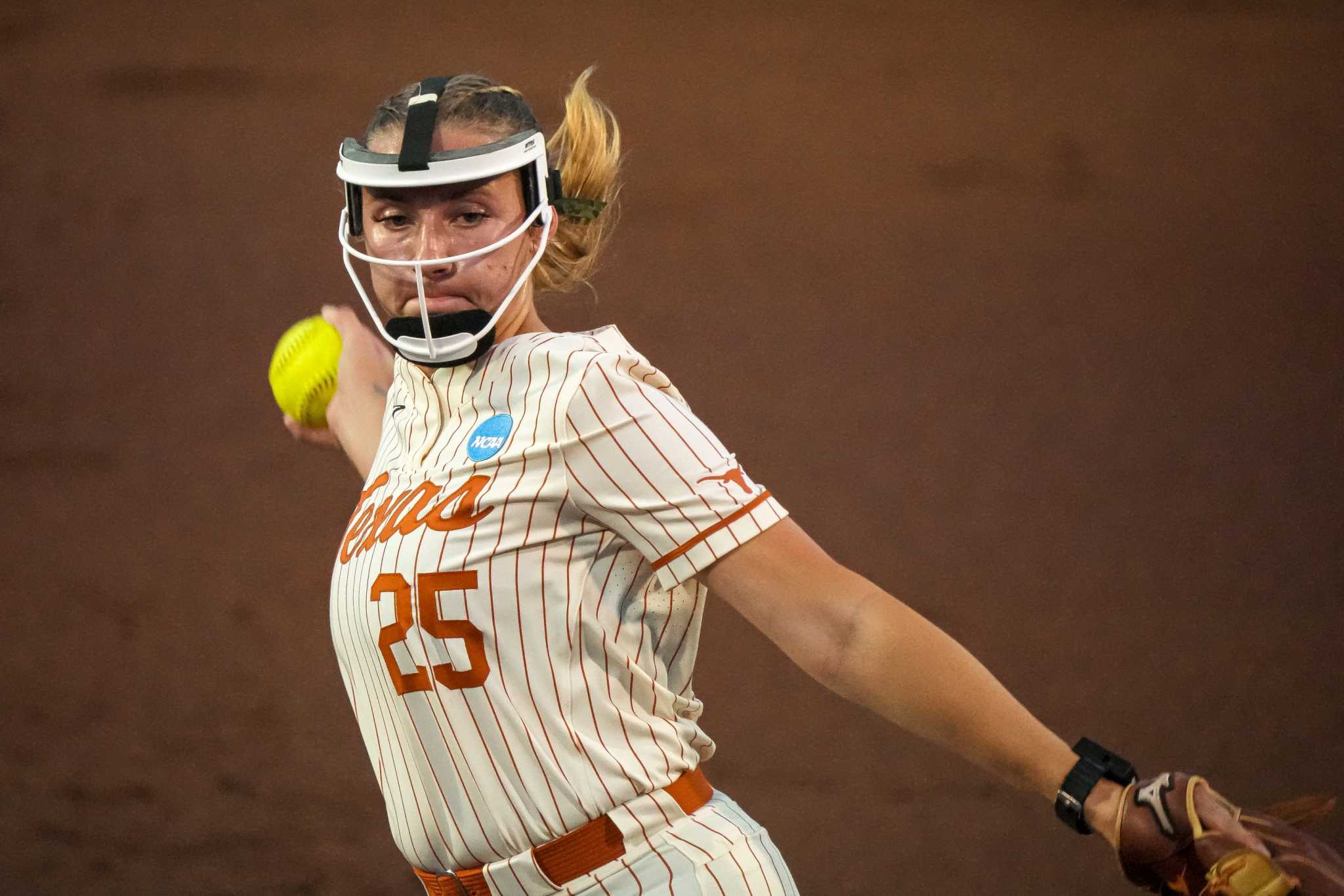 Texas vs Syracuse: Live updates, how to watch softball game