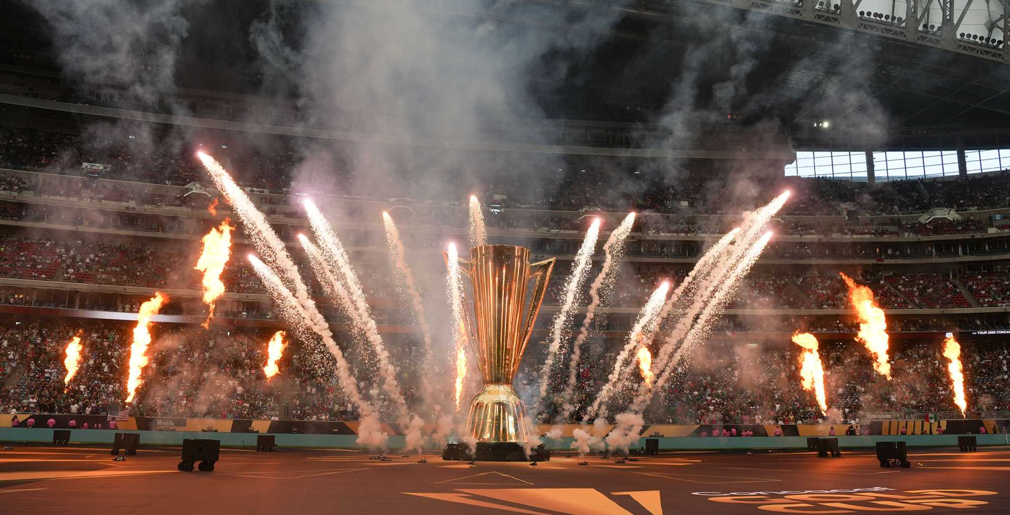 https://s.hdnux.com/photos/01/53/47/24/28210471/3/rawImage.jpg