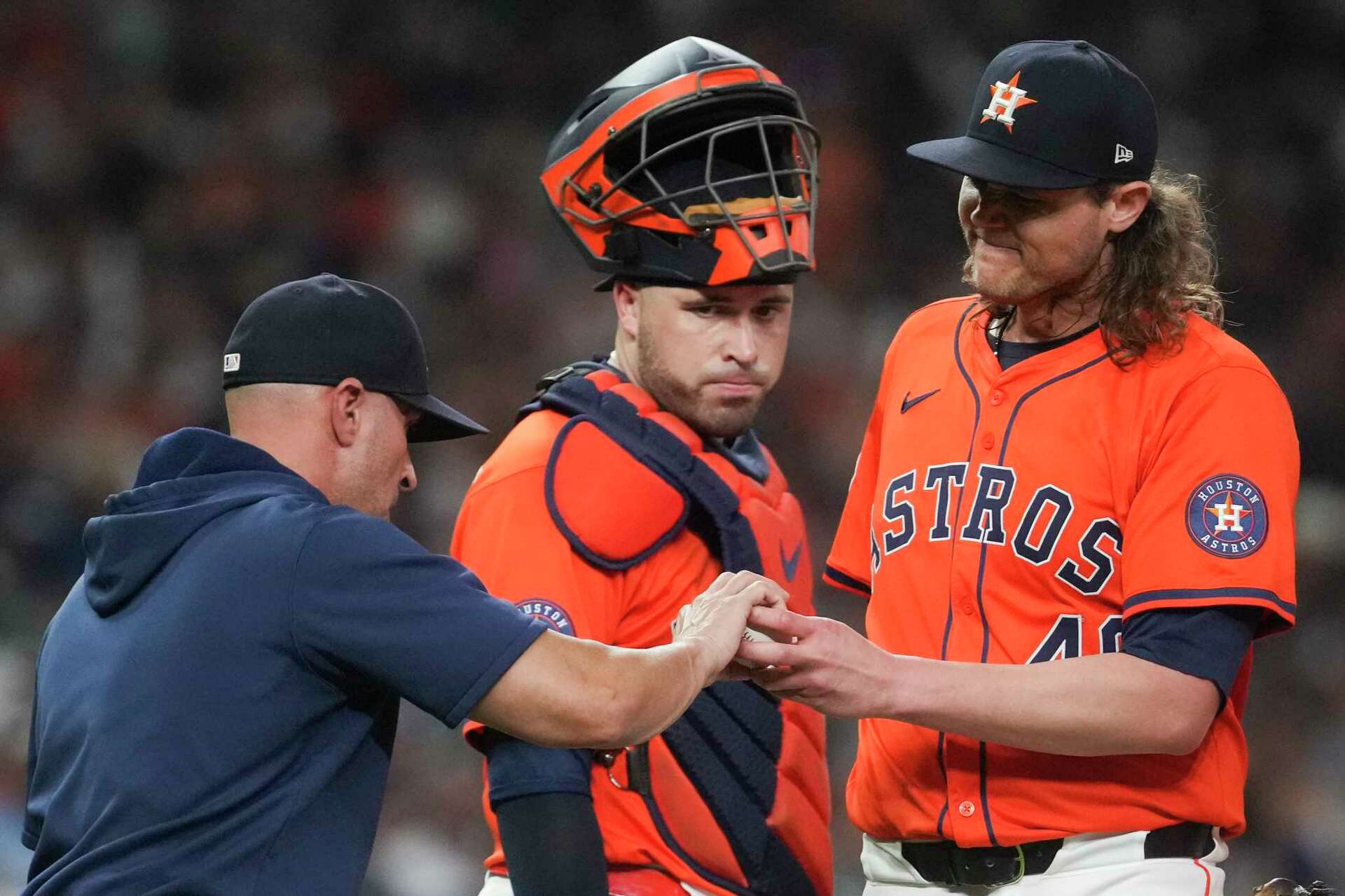 Houston Astros lose fourth straight game, fall to Texas Rangers
