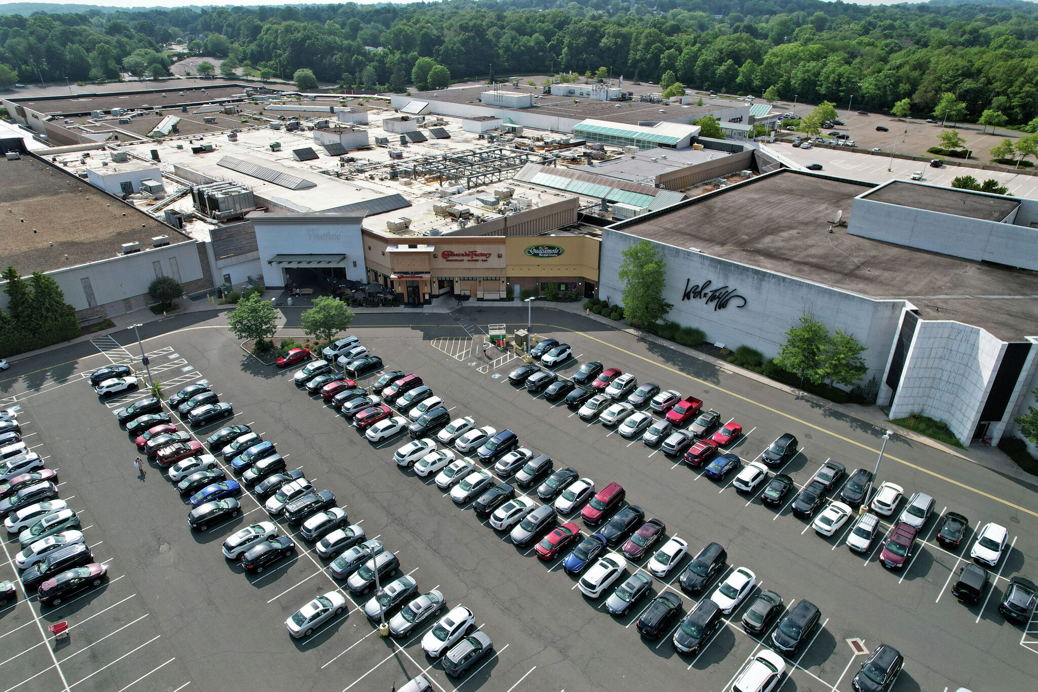 Trumbull Mall for sale after Namdar defaults on $152M loan