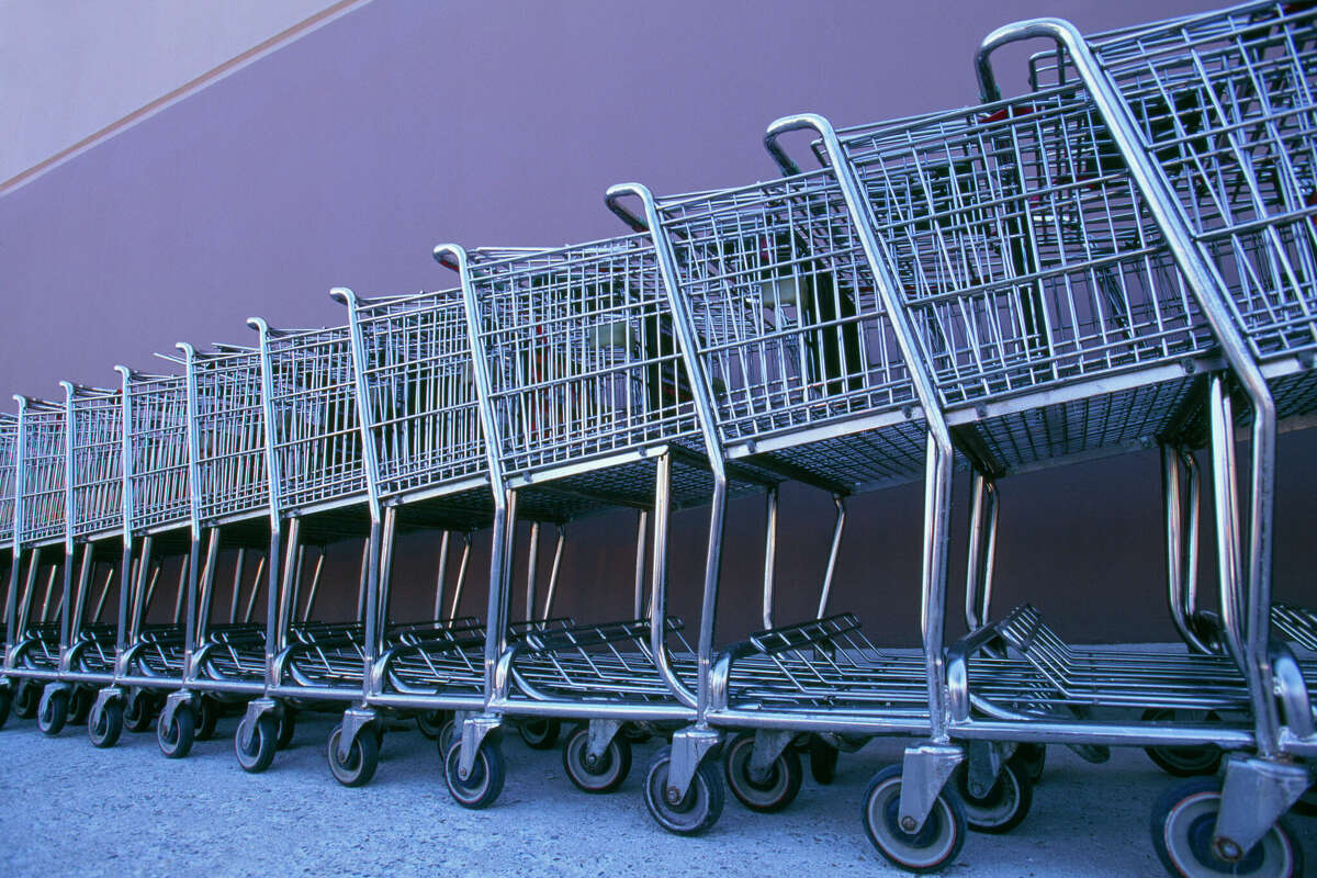 A Southeast Texas grocery chain with one location remaining in the state has filed for Chapter 11 bankruptcy.