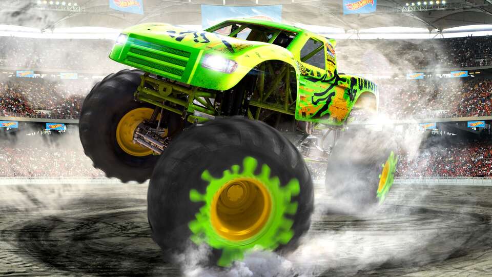 Hot Wheels Monster Trucks Live: Glow-N-Fire