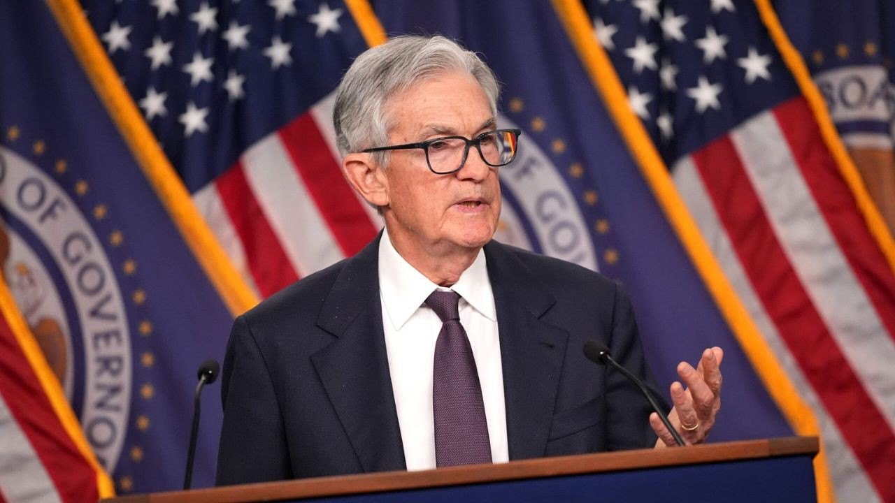 Fed Chair Powell Dismisses Direct Action on Mortgage Rates