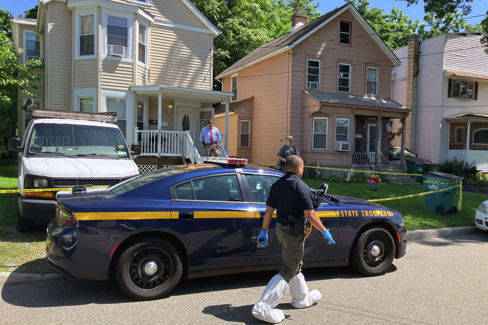 Retired Beacon cop Edison Irizarry charged with murder in shooting