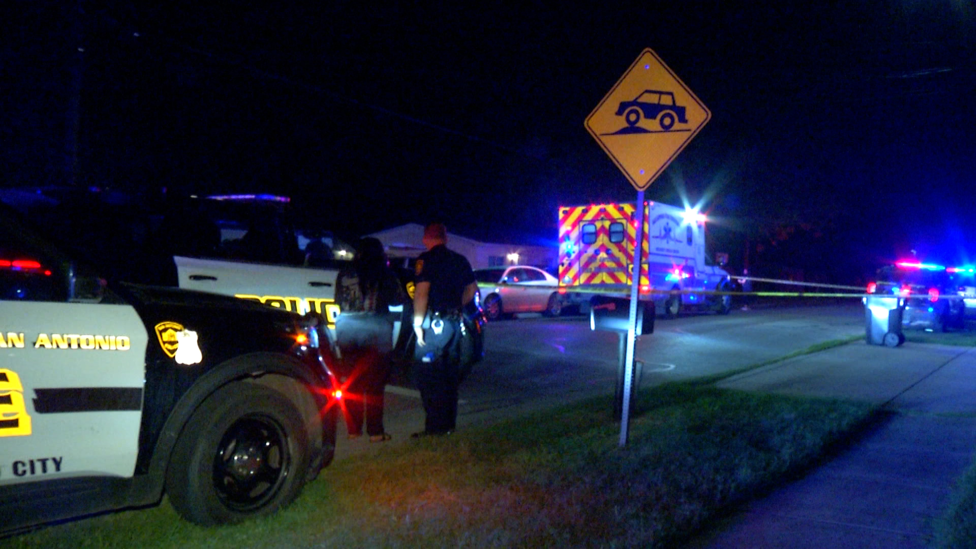 Suspect sought after man shot, killed in San Antonio home