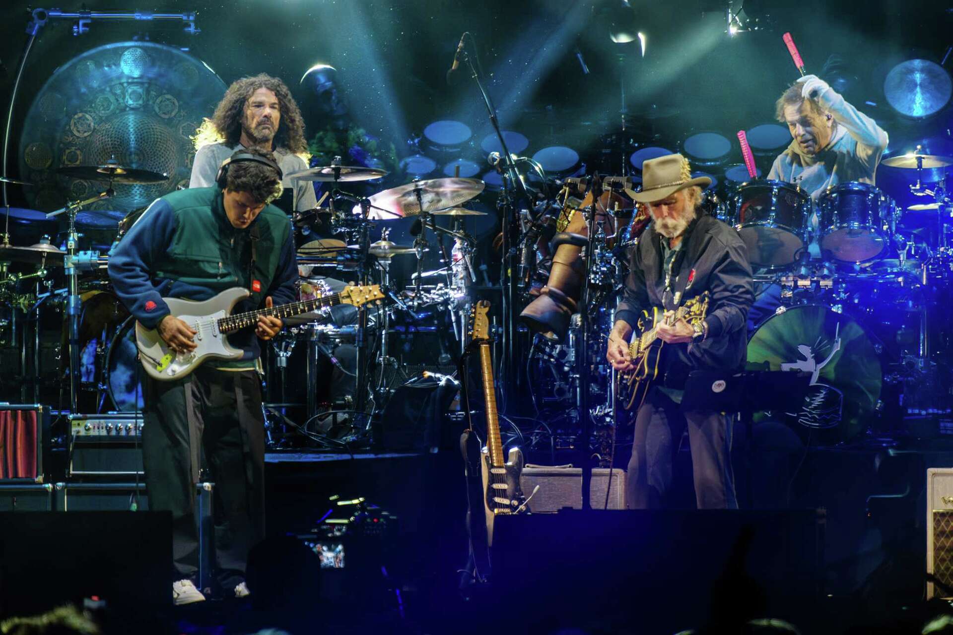 25th　ANNIVERSARY　LIVE　GOLDEN　YEARS　TOUR Thousands celebrate Golden Spike's 150th anniversary with