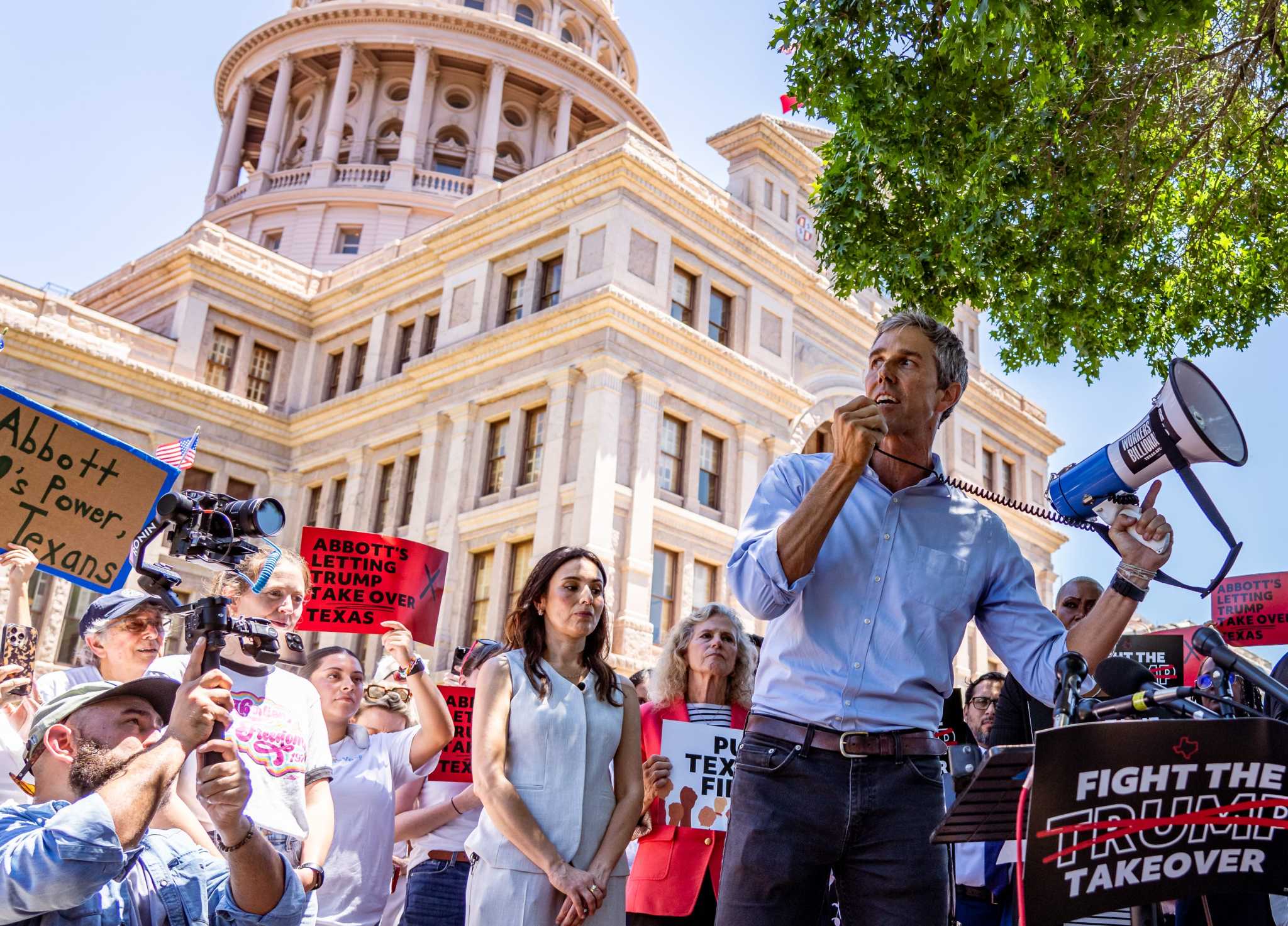 Judge blocks Beto O'Rourke's group from aiding Democrats who fled