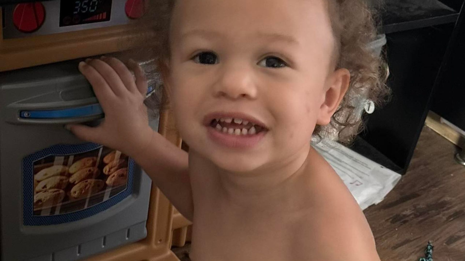 Texas mother charged after toddler was found alone in San Antonio