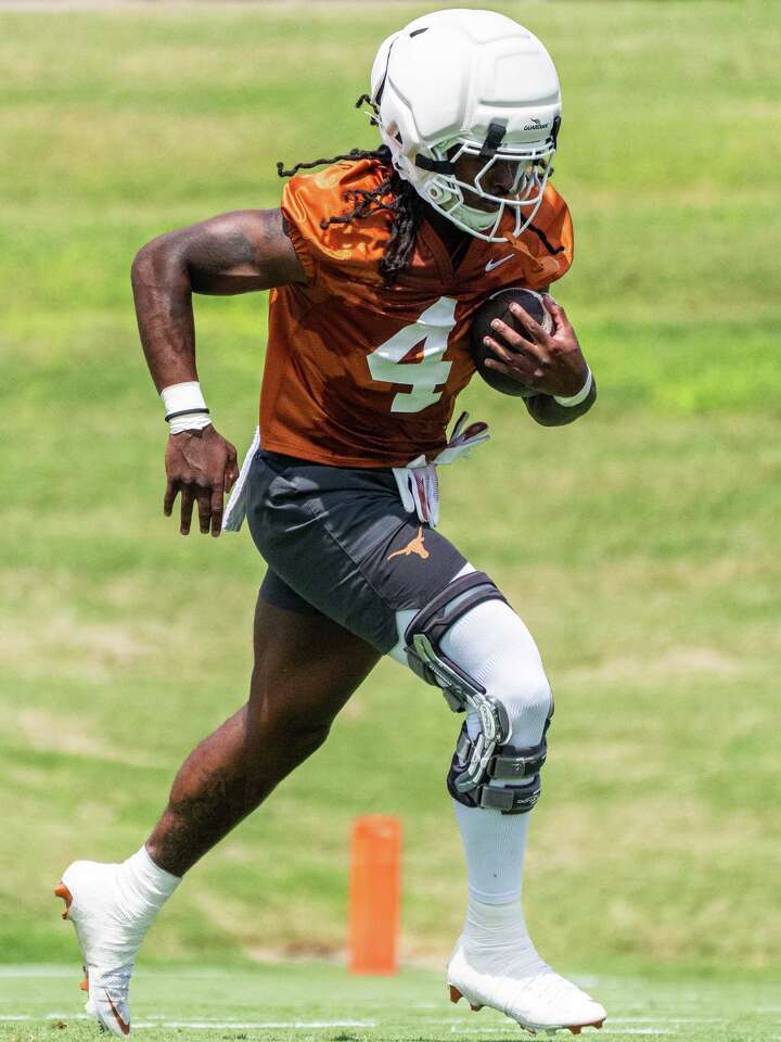 Why Texas RB Quintrevion Wisner decided to quit McDonald's | Golden