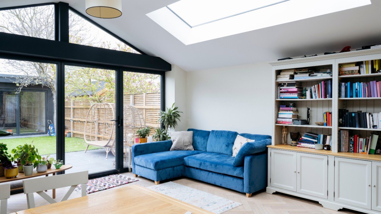 This '80s Window Style Is Trending Again-and Could Sell Your House Faster If You Have One