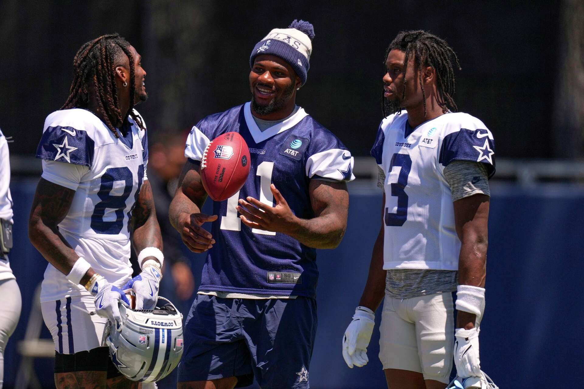 Cowboys star edge rusher Micah Parsons requests trade and says team won't  negotiate