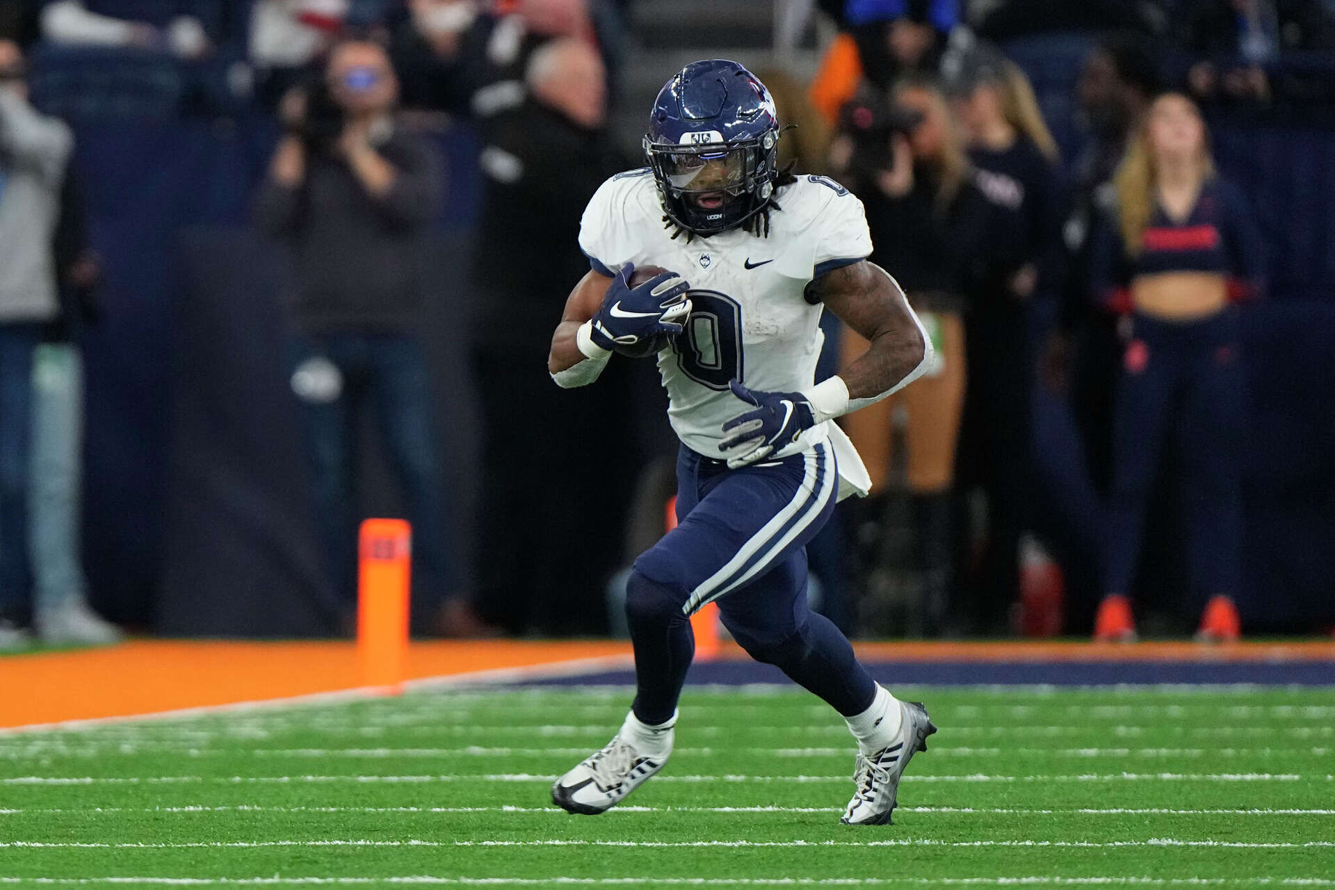 UConn football loses RB Cam Edwards to Michigan State