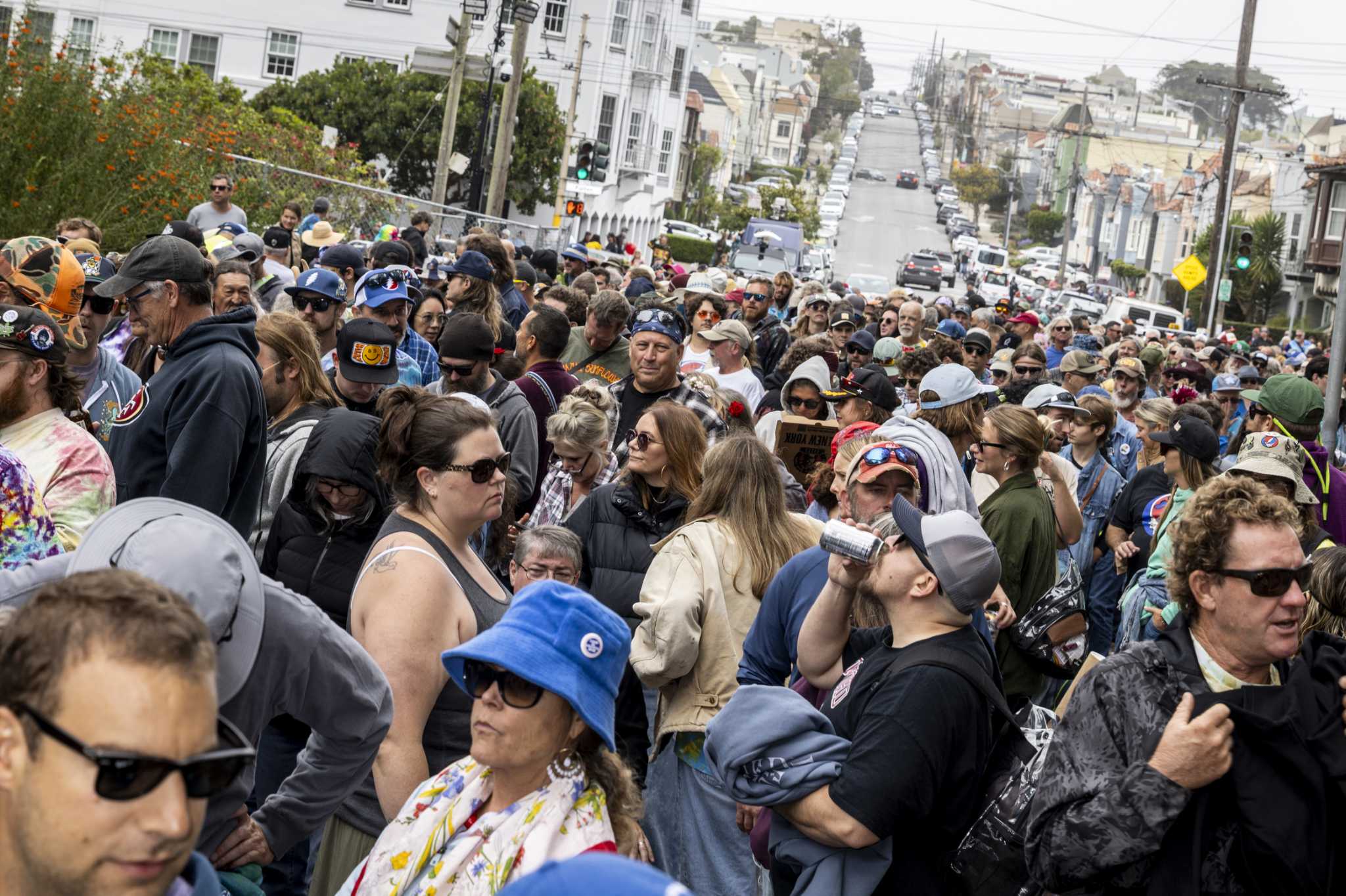 Der 60. Geburtstag von Grateful Dead füllt den Golden Gate Park mit Fans