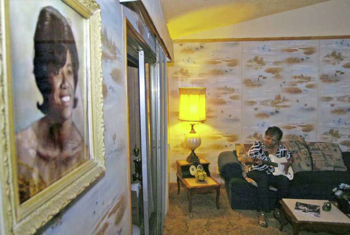 Singer Barbara Lynn gets street named in her honor