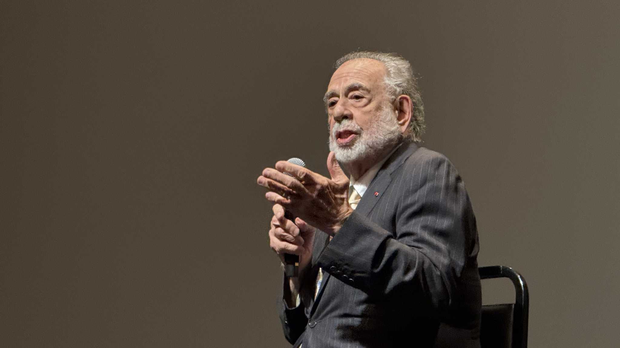 https://s.hdnux.com/photos/01/54/13/75/28360561/3/rawImage.jpg