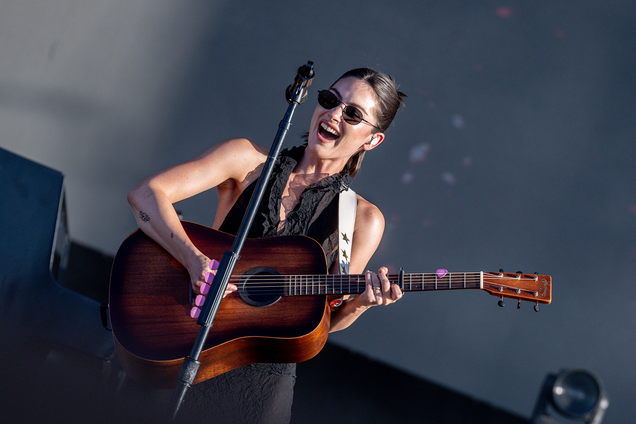 25-year-old breakout artist subtly calls out Trump admin at Outside Lands