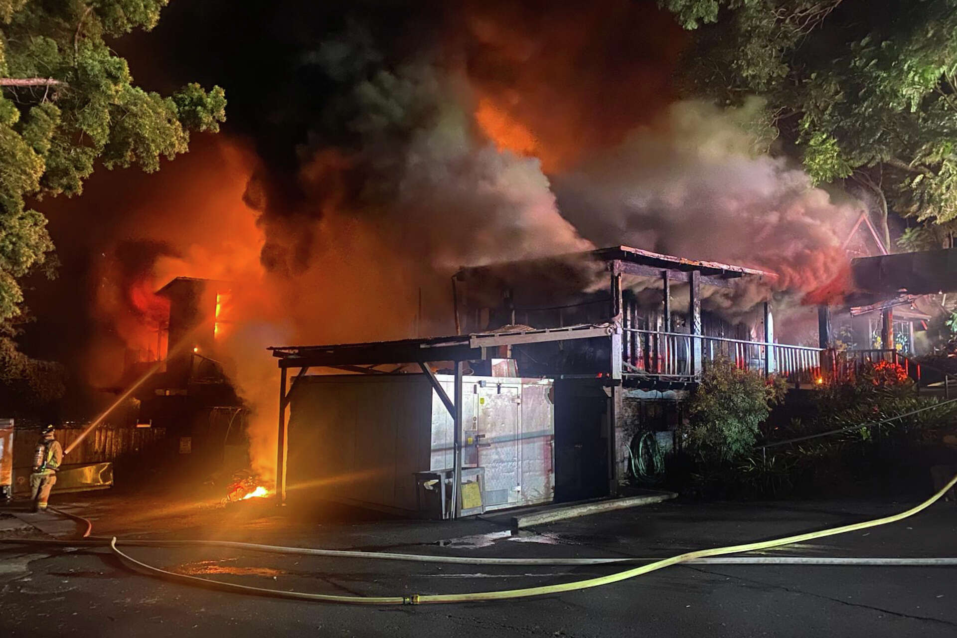 Fire destroys historic Hawaii restaurant with breathtaking views