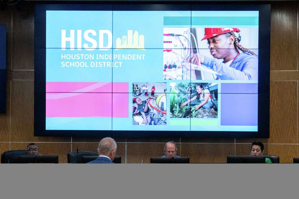 Houston ISD Superintendent Mike Miles presents on the district's recent STAAR results during a Houston ISD Board of Managers meeting at the Hattie Mae White Educational Support Center in Houston, Thursday, Aug. 14, 2025.