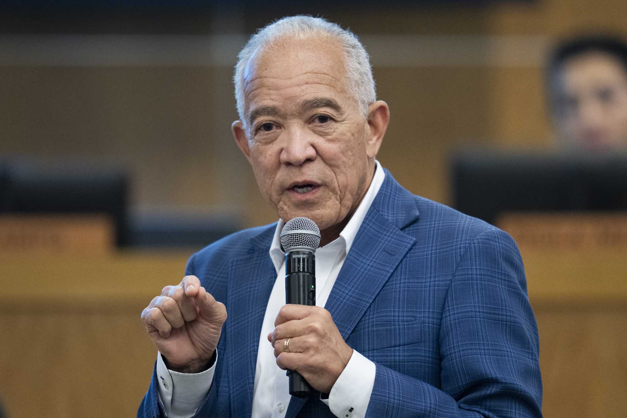 https://s.hdnux.com/photos/01/54/22/46/28387728/3/rawImage.jpg
