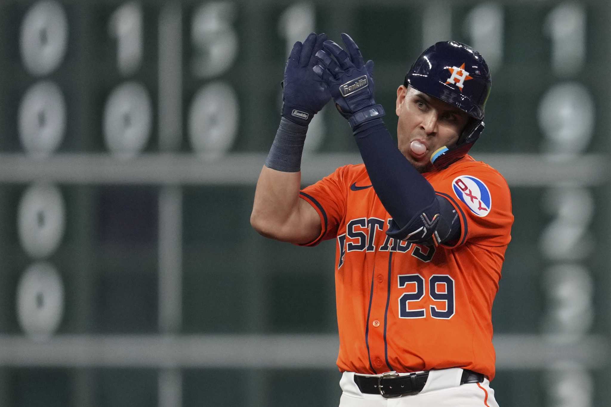 Astros' Ramón Urías relieved to break up perfect game vs. Orioles