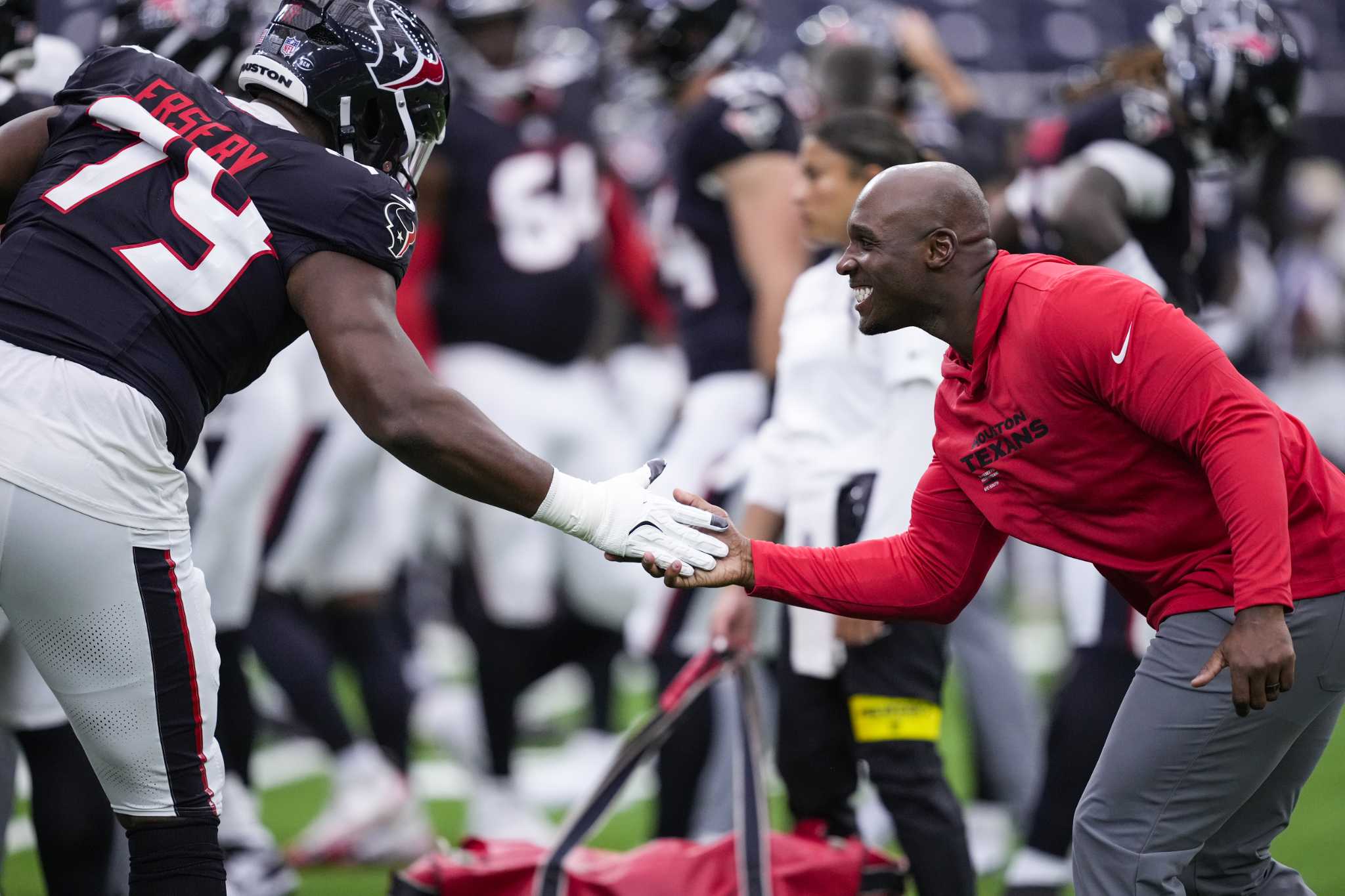 Houston Texans rookie Aireontae Ersery brings smash-mouth attitude