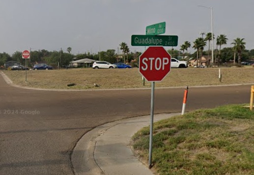 Laredo human smuggling attempt ends in crash; 3 people injured