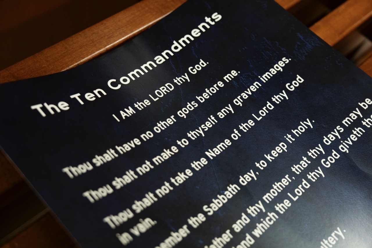 Judge orders some Texas schools not to display Ten Commandments