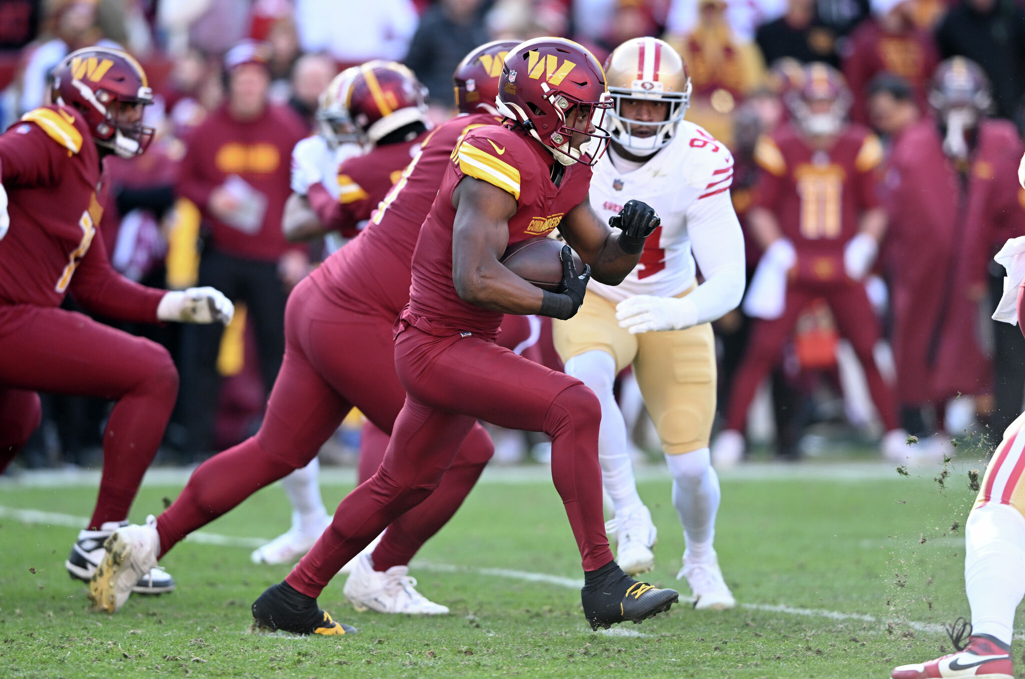 49ers reportedly trade for Commanders starting running back