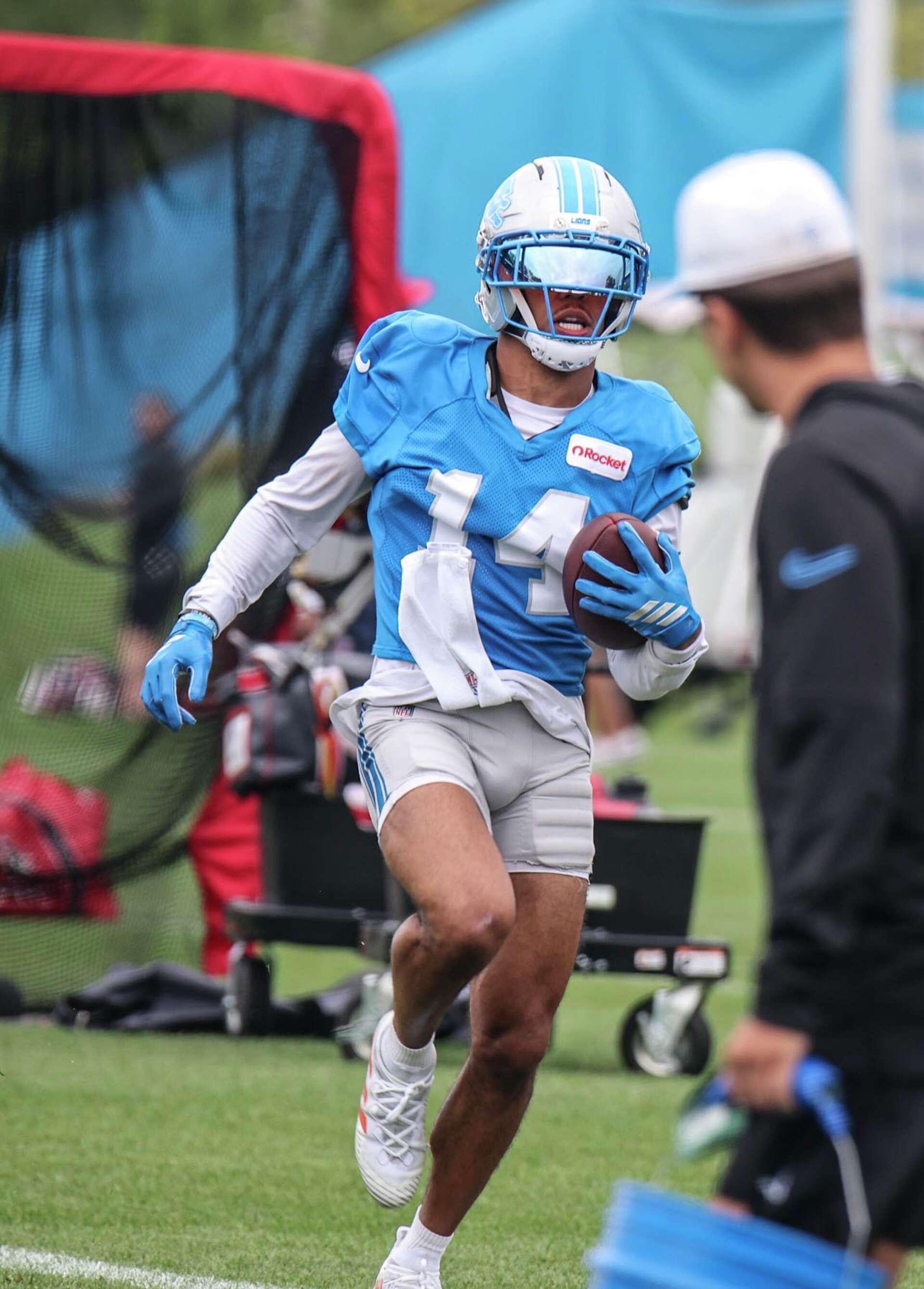 Detroit Lions 2025 preview predicts 12-5, division push
