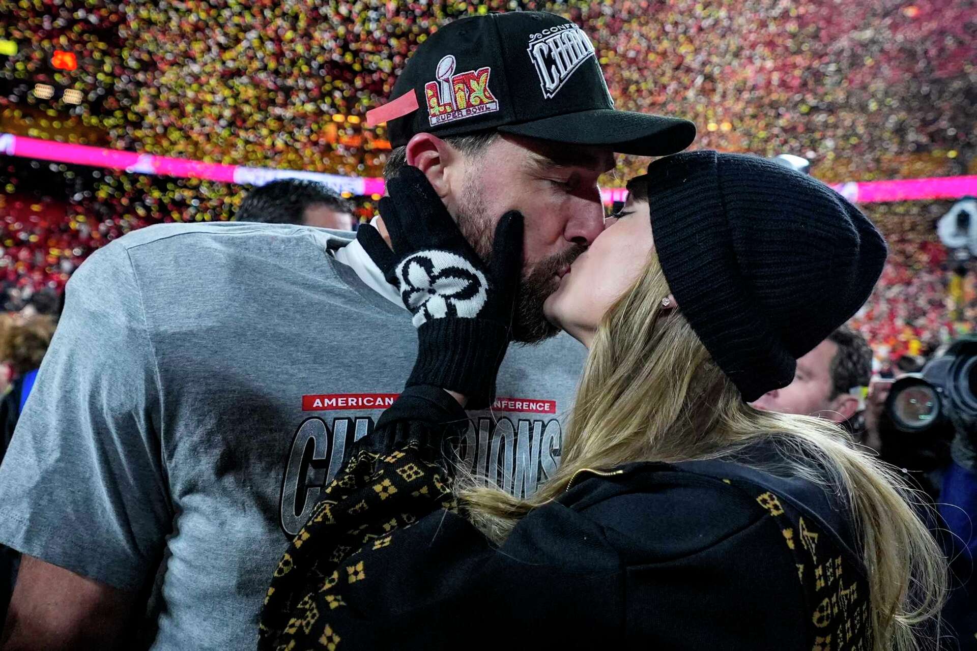 Taylor Swift, Travis Kelce are engaged. Shake it off, angry NFL dudes