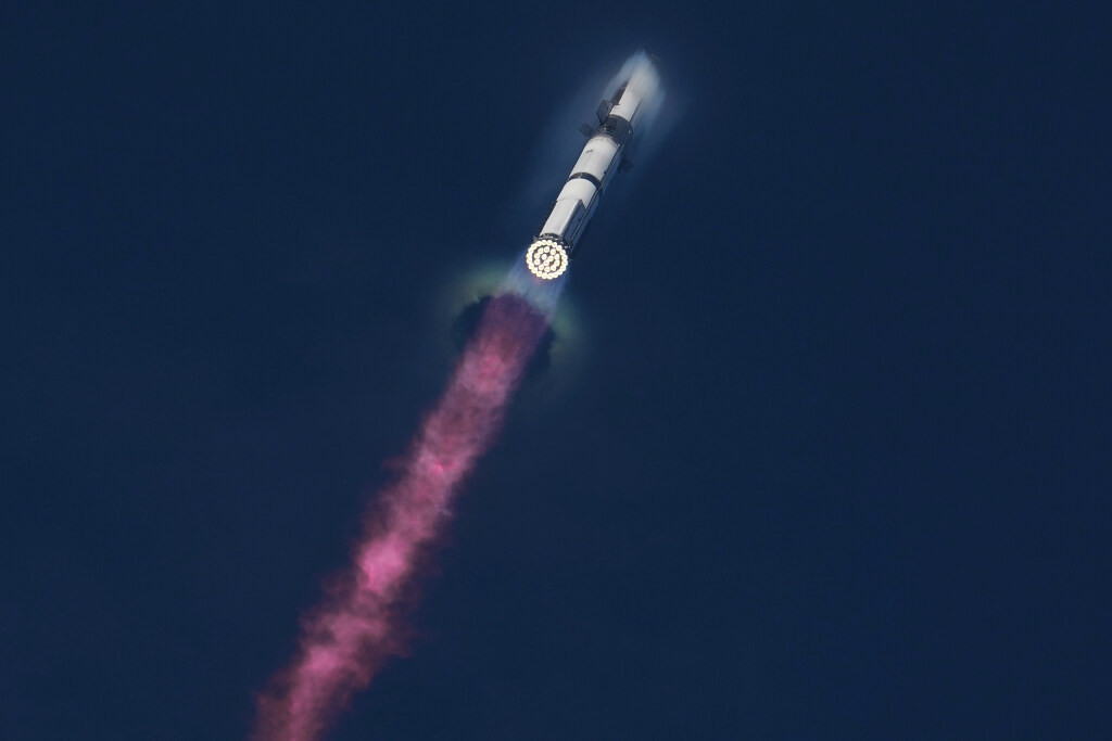 Spacex Success SpaceX finds success with 10th Starship test
