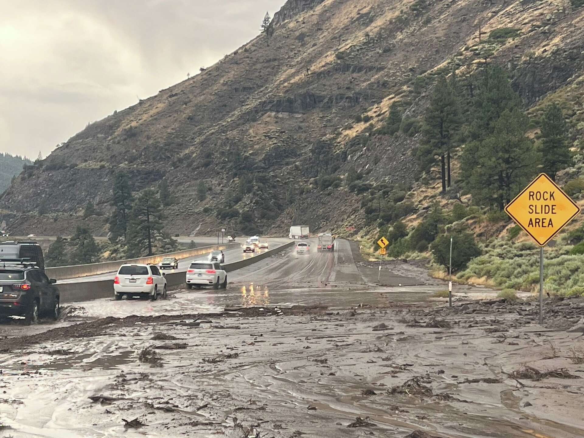 Mudslide blocks I80 near Truckee at CaliforniaNevada border