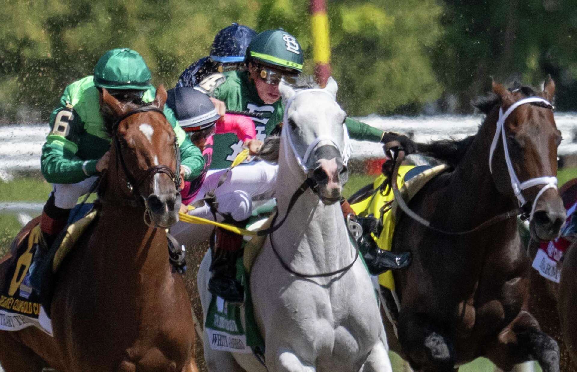 Irad Ortiz Jr. avoids major injury after fall in Jockey Club Gold Cup