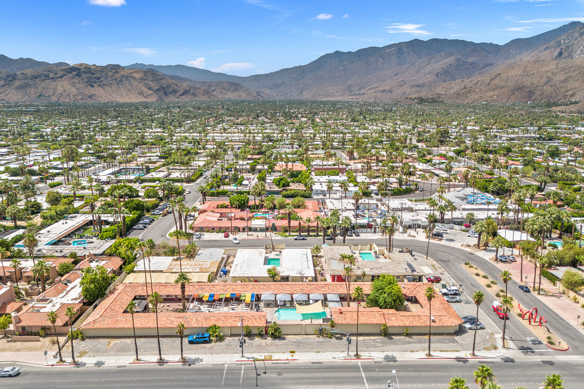 Calif. swinger hotel with sex maze listed for sale, signaling dying era