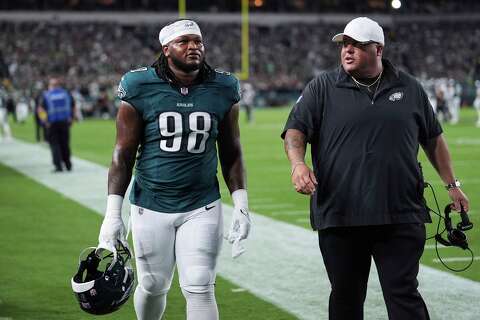 Eagles coach Sirianni declines to say if team will discipline Carter in